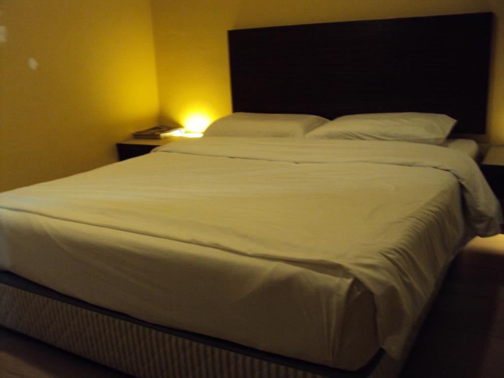 Golden Bay Hotel Malacca Стая снимка