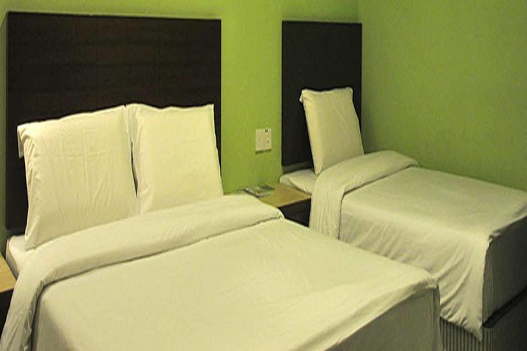Golden Bay Hotel Malacca Екстериор снимка